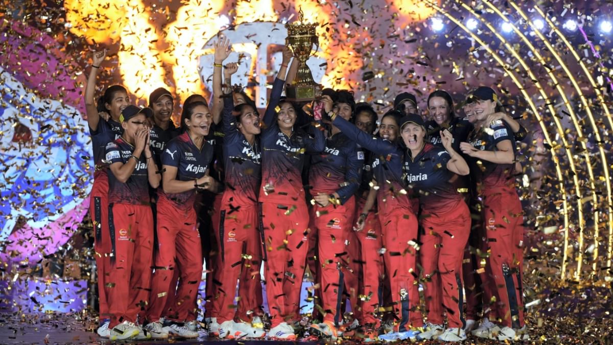 RCB Lifting TATA WPL 2024 Trophy